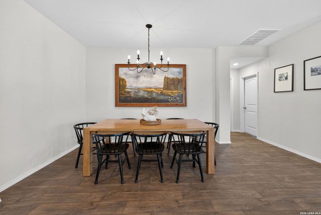 1037 NORWAY DR, Seguin, TX 78155