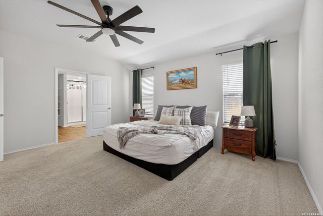 1037 NORWAY DR, Seguin, TX 78155