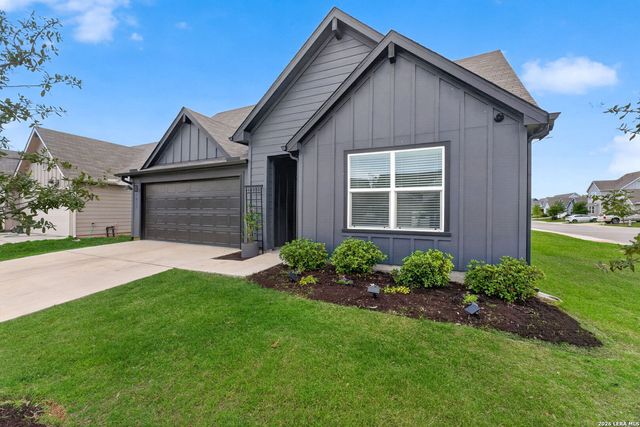 1037 NORWAY DR, Seguin, TX 78155