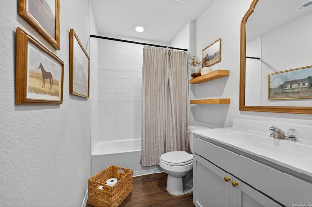 1037 NORWAY DR, Seguin, TX 78155