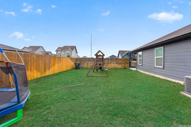 1037 NORWAY DR, Seguin, TX 78155