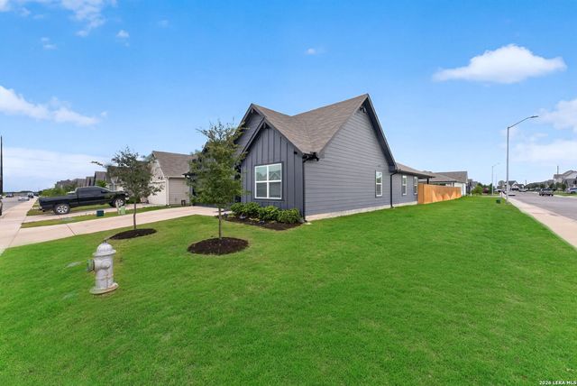 1037 NORWAY DR, Seguin, TX 78155