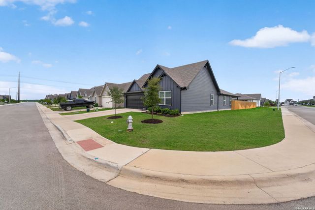 1037 NORWAY DR, Seguin, TX 78155