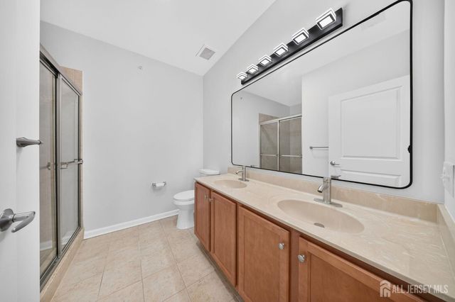 645 Doral Court, Piscataway, NJ 08854