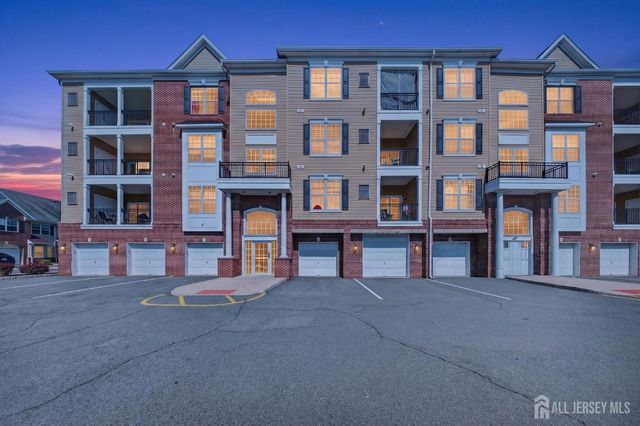 645 Doral Court, Piscataway, NJ 08854