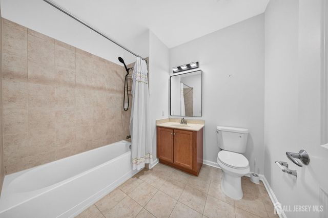645 Doral Court, Piscataway, NJ 08854
