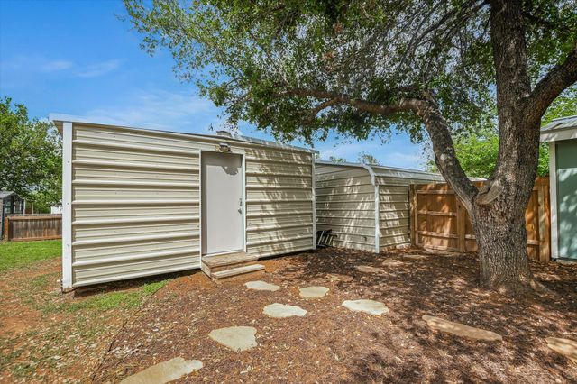 874 Pine LN, Cottonwood Shores, TX 78657