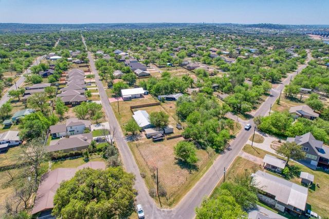 874 Pine LN, Cottonwood Shores, TX 78657