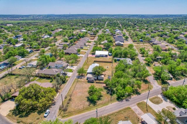 874 Pine LN, Cottonwood Shores, TX 78657