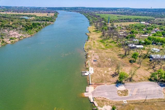 874 Pine LN, Cottonwood Shores, TX 78657