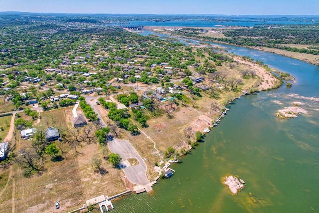 874 Pine LN, Cottonwood Shores, TX 78657