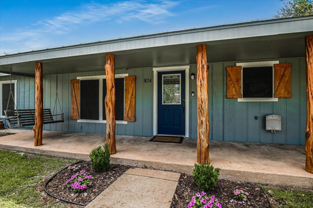 874 Pine LN, Cottonwood Shores, TX 78657