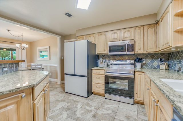 874 Pine LN, Cottonwood Shores, TX 78657