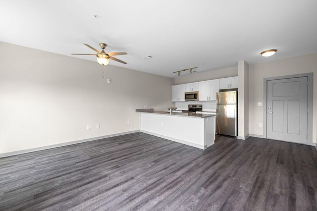 782 Riverfront Parkway 208, Chattanooga, TN 37402