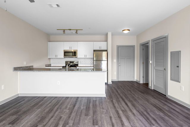 782 Riverfront Parkway 208, Chattanooga, TN 37402