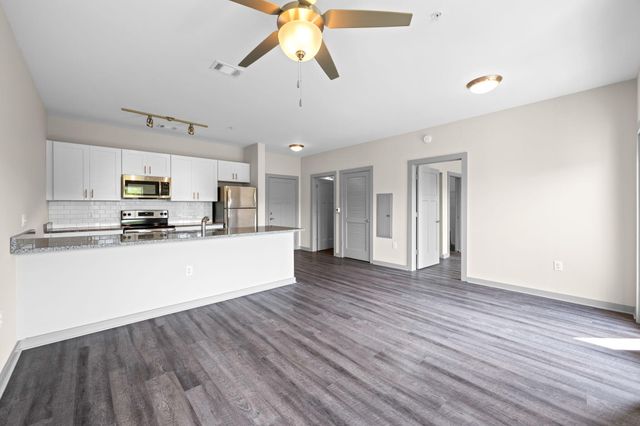 782 Riverfront Parkway 208, Chattanooga, TN 37402