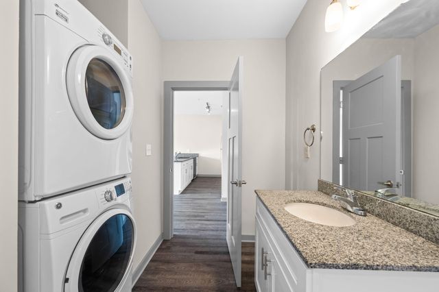782 Riverfront Parkway 208, Chattanooga, TN 37402