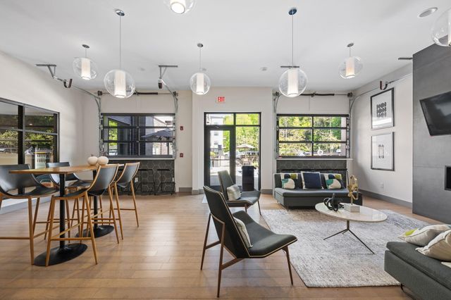 782 Riverfront Parkway 208, Chattanooga, TN 37402