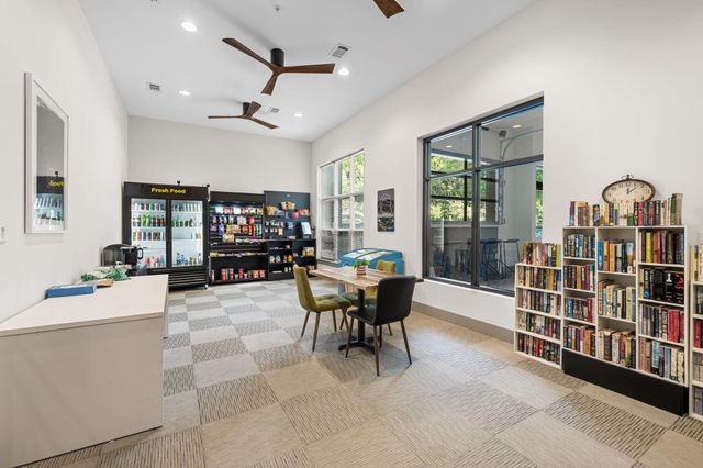 782 Riverfront Parkway 208, Chattanooga, TN 37402