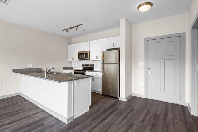 782 Riverfront Parkway 208, Chattanooga, TN 37402