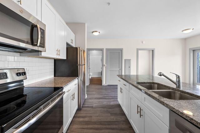 782 Riverfront Parkway 208, Chattanooga, TN 37402