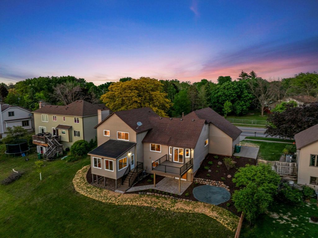 15765 Garden View Drive, Apple Valley, MN 55124