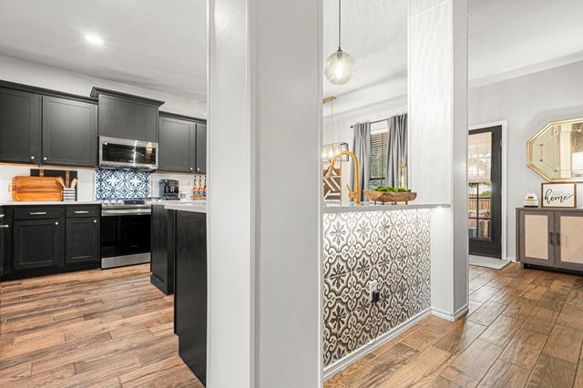 832 Hometown PKWY, Kyle, TX 78640