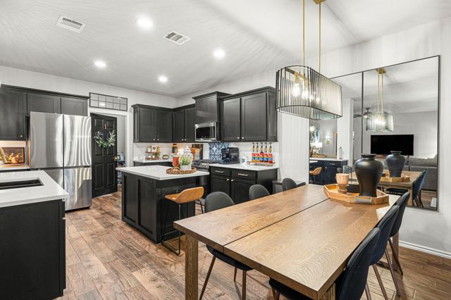 832 Hometown PKWY, Kyle, TX 78640