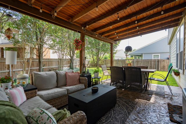 832 Hometown PKWY, Kyle, TX 78640