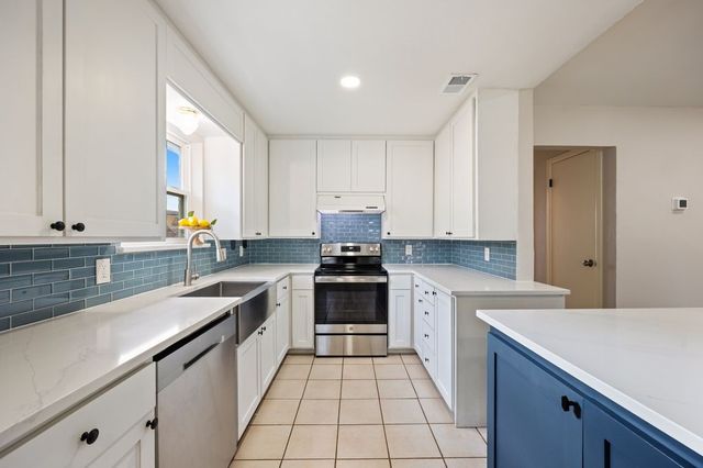 8217 O'Brian, North Richland Hills, TX 76180