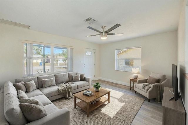 715 1ST AVENUE NE, Largo, FL 33770