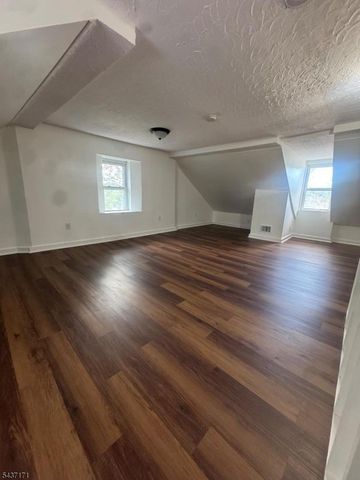 8 Hanover St, Phillipsburg Town, NJ 08865