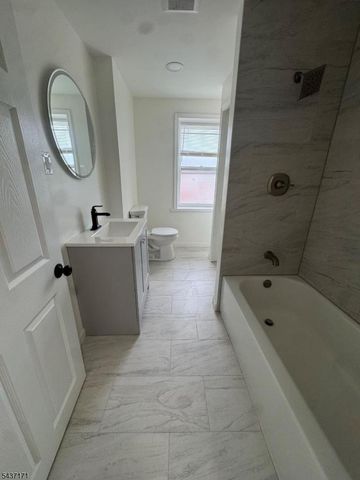 8 Hanover St, Phillipsburg Town, NJ 08865