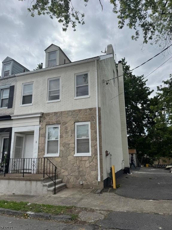 8 Hanover St, Phillipsburg Town, NJ 08865
