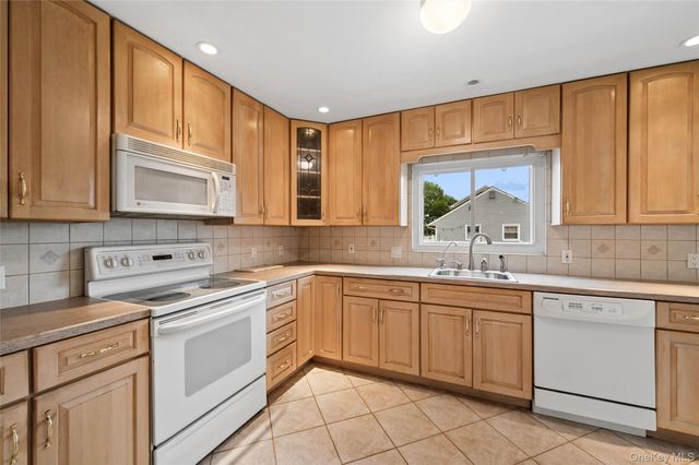 199 Sycamore Avenue, Bethpage, NY 11714