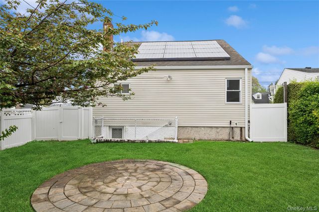 199 Sycamore Avenue, Bethpage, NY 11714