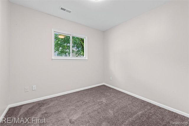 11051 Maxwell Avenue, Warren, MI 48089