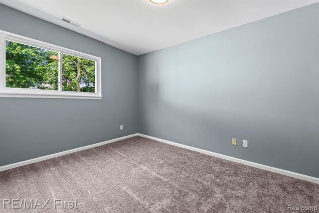 11051 Maxwell Avenue, Warren, MI 48089