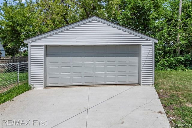 11051 Maxwell Avenue, Warren, MI 48089