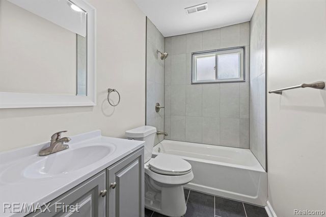 11051 Maxwell Avenue, Warren, MI 48089