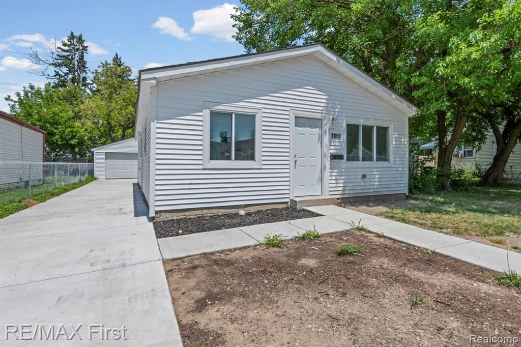 11051 Maxwell Avenue, Warren, MI 48089