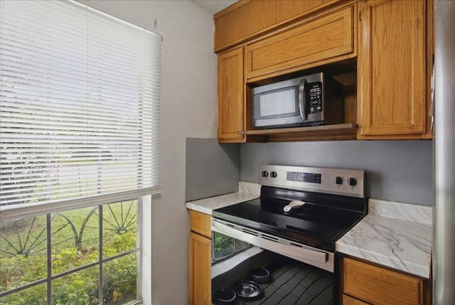 701 N Douglas Avenue, Cleburne, TX 76033