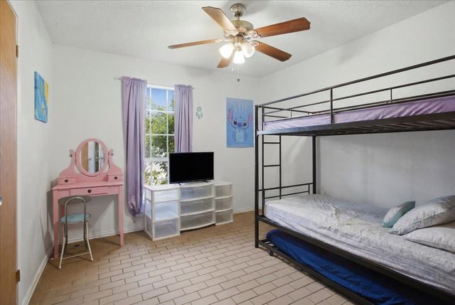 701 N Douglas Avenue, Cleburne, TX 76033