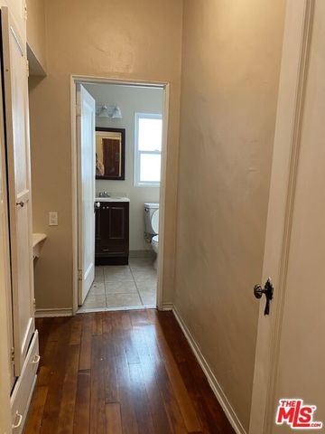 476 Landfair Avenue 104, Los Angeles, CA 90024