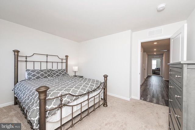 17 EGRET WAY, Phoenixville, PA 19460