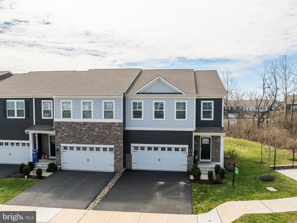 17 EGRET WAY, Phoenixville, PA 19460