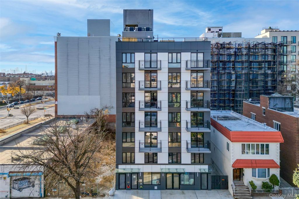 43-34 53rd Street 7B, Woodside, NY 11377