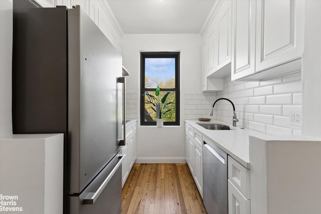 4445 Post Rd Apt 7D, New York City, NY 10471