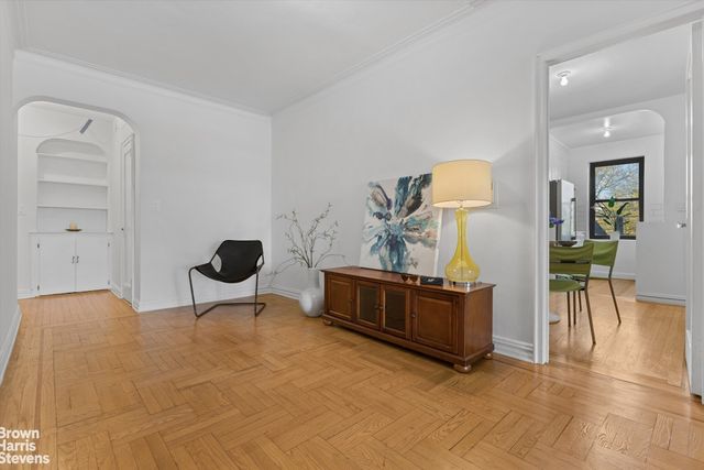 4445 Post Rd Apt 7D, New York City, NY 10471