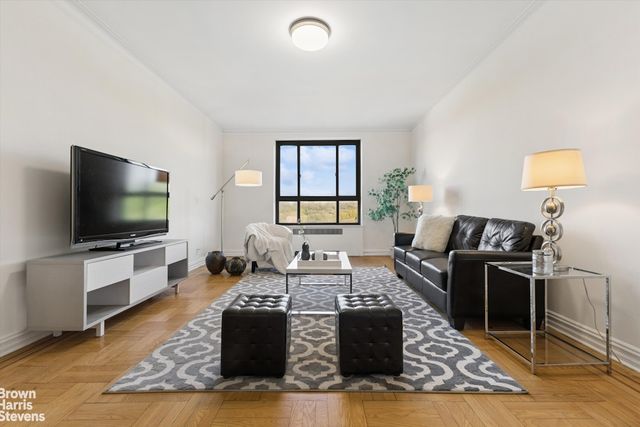 4445 Post Rd Apt 7D, New York City, NY 10471